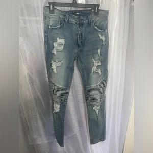 Women’s Fashion Nova Jeans Size 13 ( NEVER WORN )
